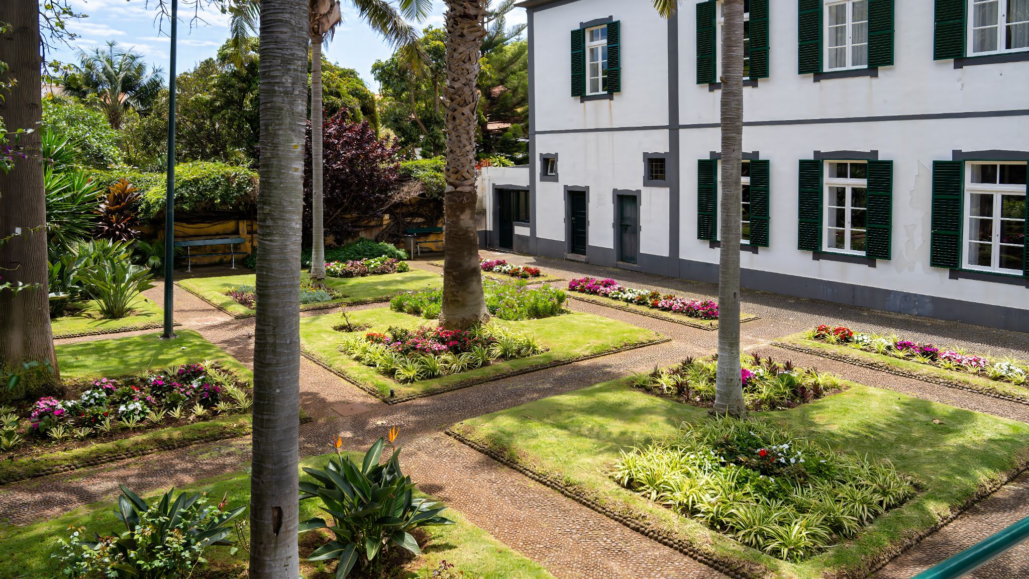 Machico ist eine hübsche kleine Stadt mit teilweise wunderschönen alten Gebäuden. Einige davon sind jedoch leicht baufällig.